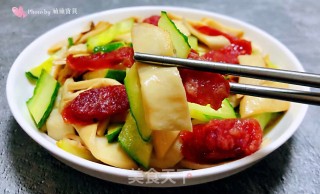 腊肠黄瓜炒杏鲍菇的做法步骤：12