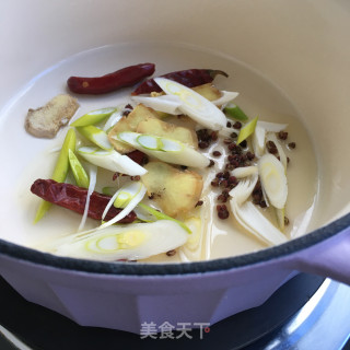 红酒焖羊腿的做法步骤：4