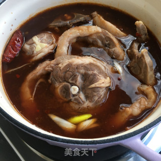 红酒焖羊腿的做法步骤：8