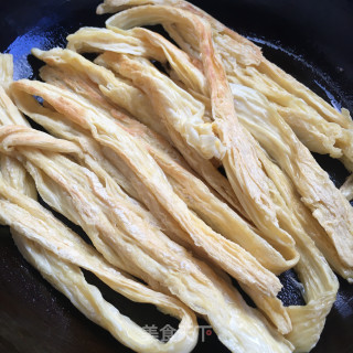 凉拌油煎腐竹的做法步骤：4