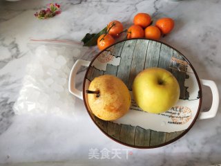 冰糖苹果梨水的做法步骤：1