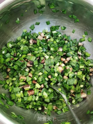 韭菜香菇鲜虾蒸饺的做法步骤：6