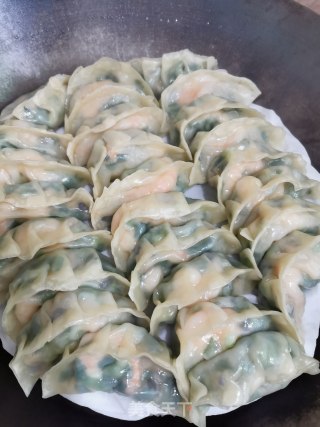 韭菜香菇鲜虾蒸饺的做法步骤：8