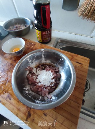 鱼香肉丝的做法步骤：2