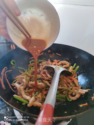 鱼香肉丝的做法步骤：12