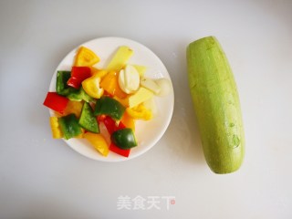 清炒葫芦瓜片的做法步骤：1