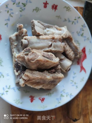 糖醋排骨的做法步骤：1