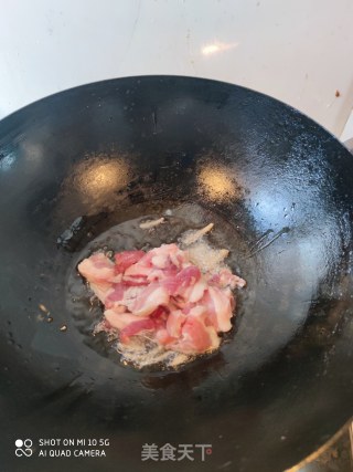 荷兰豆炒木耳的做法步骤：2