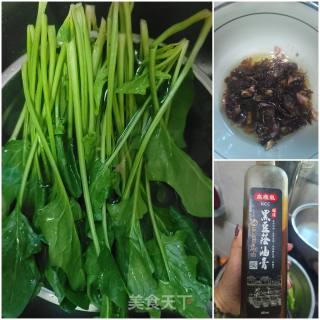 红葱油酥拌菠菜的做法步骤：1