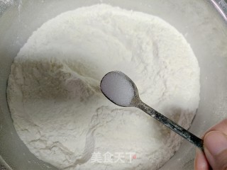 手工抻面的做法步骤：1