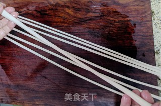 手工抻面的做法步骤：9