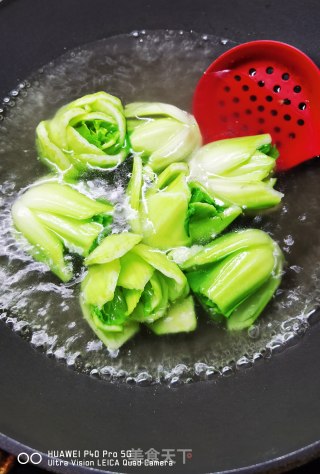 少油少盐的香菇油菜玫瑰花的做法步骤：8