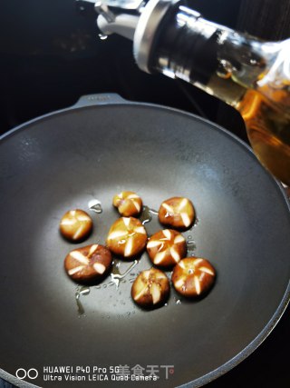 少油少盐的香菇油菜玫瑰花的做法步骤：12