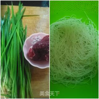 韭菜牛肉炒米粉的做法步骤：1