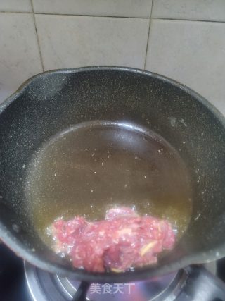 韭菜牛肉炒米粉的做法步骤：4