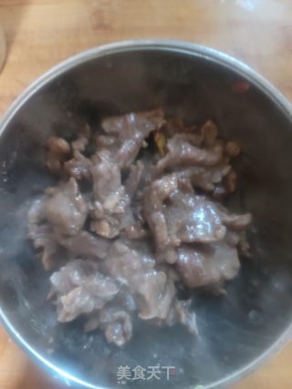 韭菜牛肉炒米粉的做法步骤：6