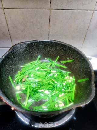 韭菜牛肉炒米粉的做法步骤：8