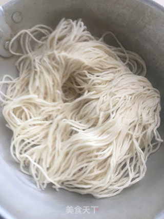 牛筋丸焖面的做法步骤：2