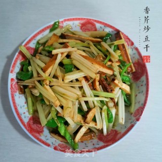 香芹炒豆干的做法步骤：5