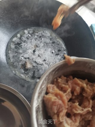 肉丝木耳汤的做法步骤：2