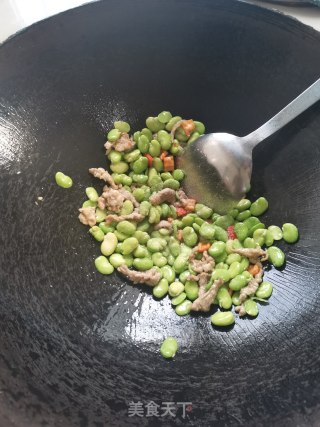 蚕豆炒肉丝的做法步骤：3