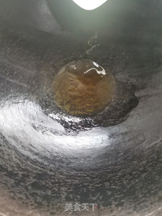 青椒炒鱼干的做法步骤：1
