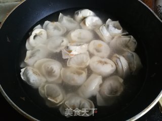虾仁荠菜大馄饨的做法步骤：8