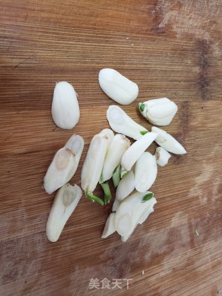 醋溜西葫芦的做法步骤：1