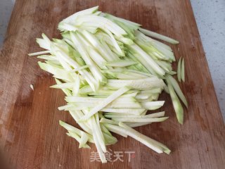 醋溜西葫芦的做法步骤：2