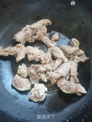 牛腩炖土豆的做法步骤：2