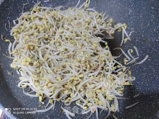清炒豆芽的做法步骤：4