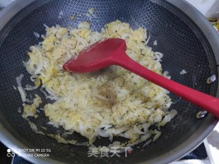 酸菜炒粉的做法步骤：2