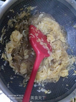 酸菜炒粉的做法步骤：5