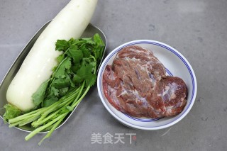萝卜羊肉丸子汤的做法步骤：1