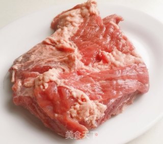 香辣牛腩的做法步骤：1