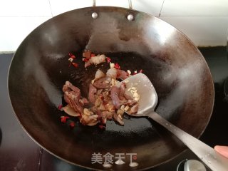 腊肉炒藜蒿的做法步骤：6