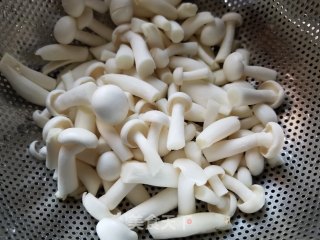 白玉菇豆腐汤的做法步骤：3
