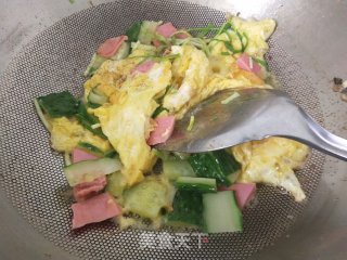 鸡蛋炒黄瓜的做法步骤：5
