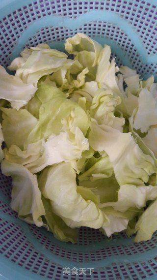 手撕包菜的做法步骤：1