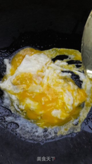 酱油炒蛋的做法步骤：3