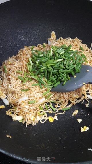 香葱蛋炒面的做法步骤：9