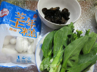 黑木耳菜芯芝士年糕的做法步骤：1
