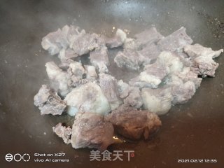 芋头焖牛腩的做法步骤：3
