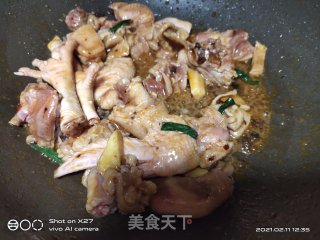 鸡肉烧豆腐的做法步骤：2