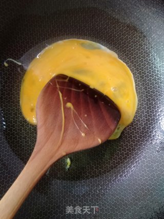 洋葱木耳炒鸡蛋的做法步骤：5