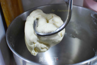 香葱甜肠早餐饼的做法步骤：1