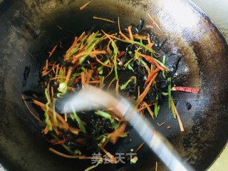 鱼香肉丝的做法步骤：5