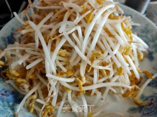 清炒绿豆芽的做法步骤：3