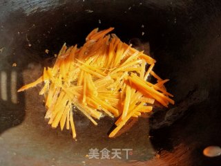 清炒绿豆芽的做法步骤：5