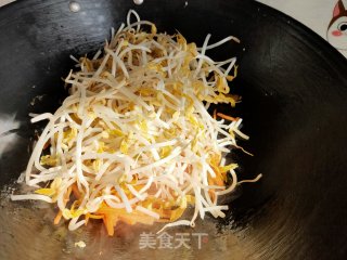 清炒绿豆芽的做法步骤：6